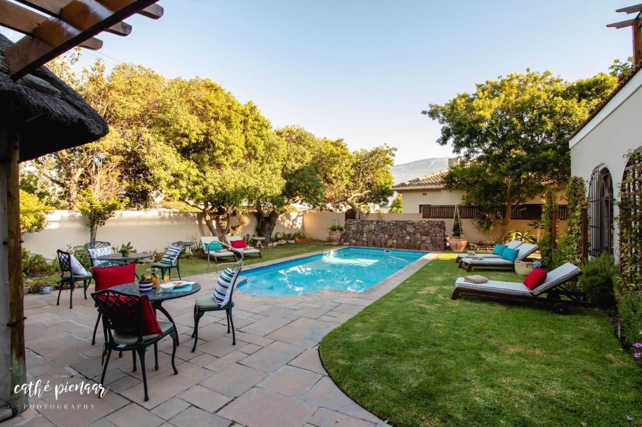 A Tuscan Villa Guest House Fish Hoek Ngoại thất bức ảnh