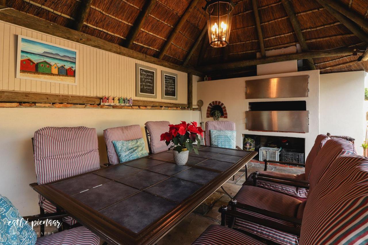 A Tuscan Villa Guest House Fish Hoek Ngoại thất bức ảnh