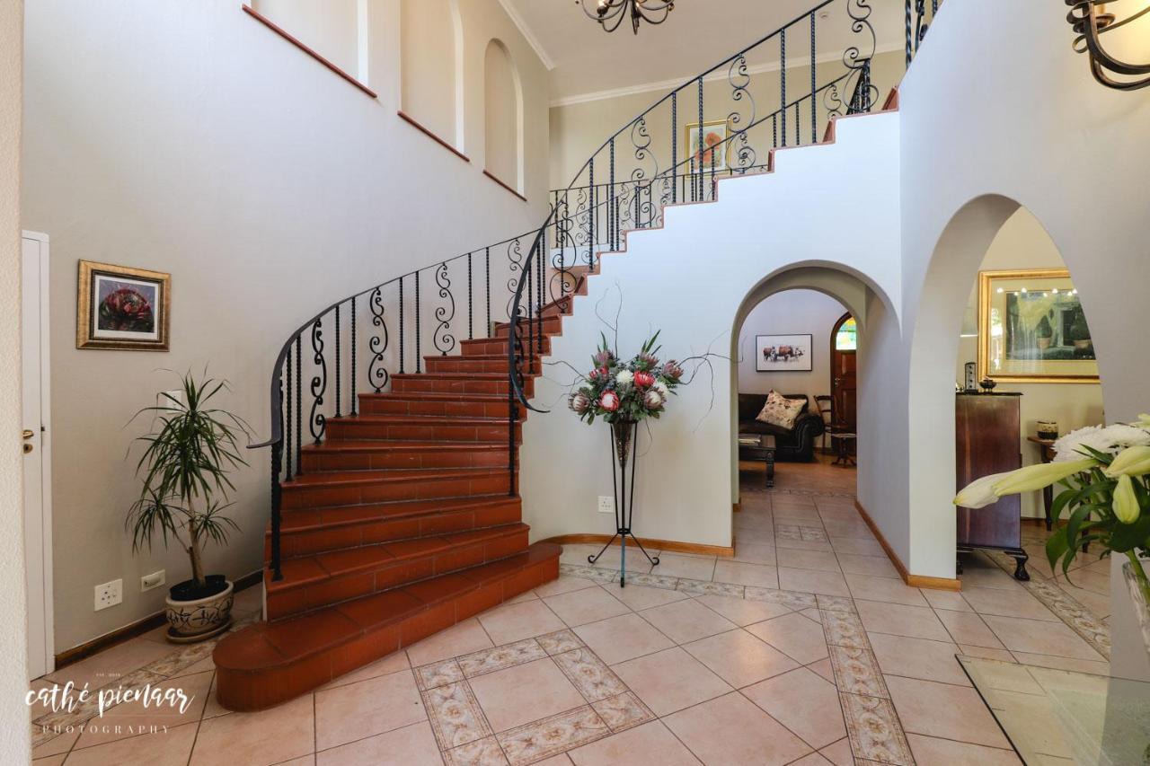 A Tuscan Villa Guest House Fish Hoek Ngoại thất bức ảnh