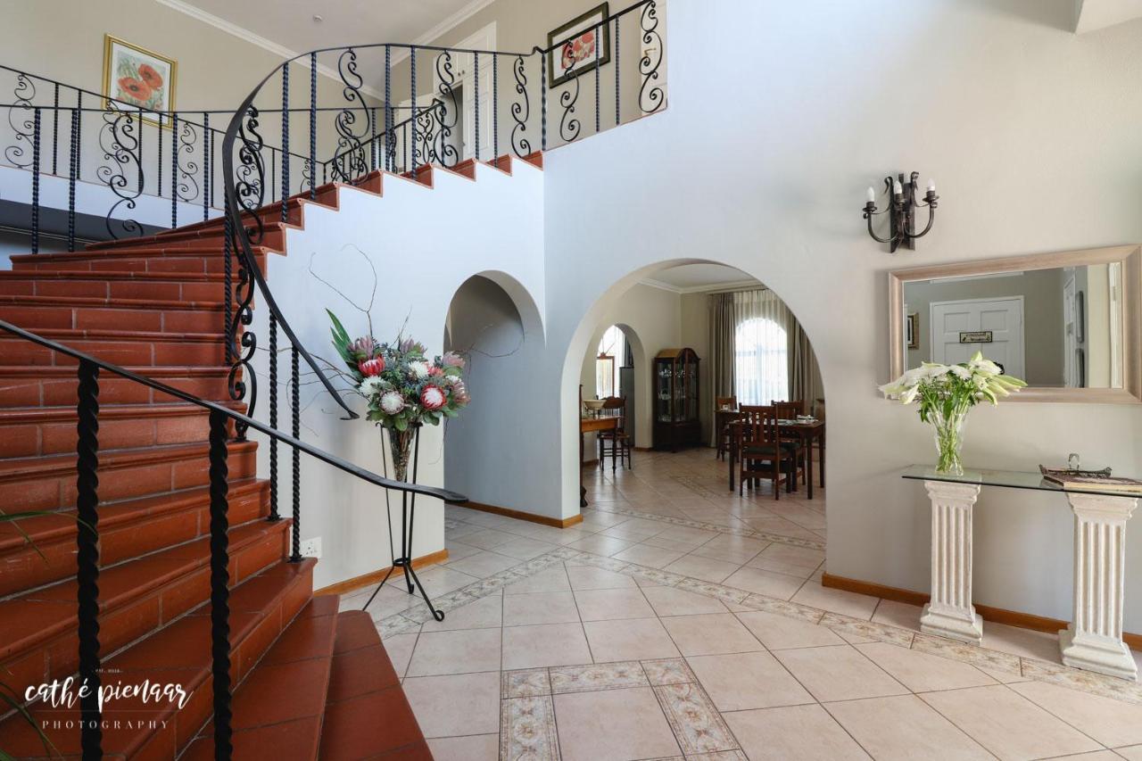 A Tuscan Villa Guest House Fish Hoek Ngoại thất bức ảnh