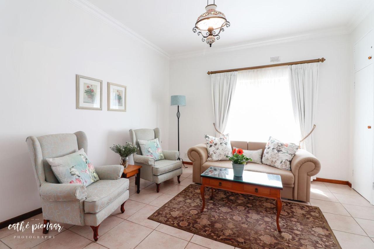 A Tuscan Villa Guest House Fish Hoek Ngoại thất bức ảnh