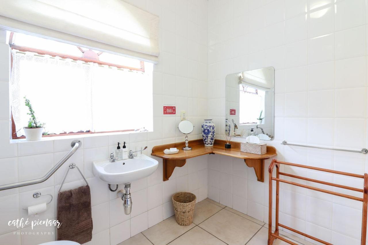 A Tuscan Villa Guest House Fish Hoek Ngoại thất bức ảnh