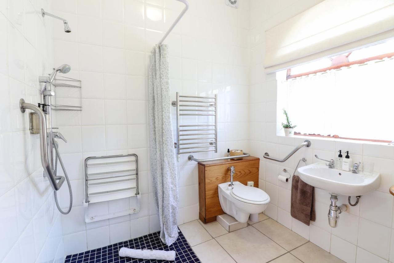 A Tuscan Villa Guest House Fish Hoek Ngoại thất bức ảnh
